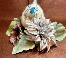 Load image into Gallery viewer, Beaded Blue Berry Spiderling
