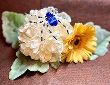 Load image into Gallery viewer, Blue and White Beaded Spider