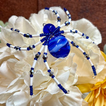 Load image into Gallery viewer, Blue and White Beaded Spider