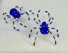Load image into Gallery viewer, Beaded Blue and White Spider