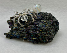 Load image into Gallery viewer, Carborundum Display with Faceted Clear Quartz Spiderling