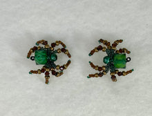 Load image into Gallery viewer, Hand Made Male Emerald Jumping Spider