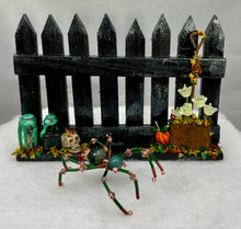 Load image into Gallery viewer, Medium Hand Painted Wooden Fence with Indian Agate Spider