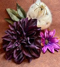 Load image into Gallery viewer, Beaded Gold Metal Skull Spiderling