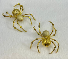 Load image into Gallery viewer, Beaded Gold Metal Filigree Spider