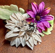 Load image into Gallery viewer, Gray Marbled Beaded Spider