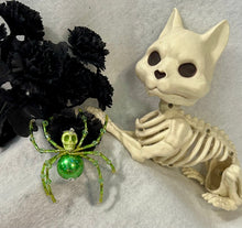 Load image into Gallery viewer, Beaded Light Green Skull Spider