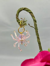 Load image into Gallery viewer, Single Ranunculus Skull Flower Pot with Pink Glass Mini Spider