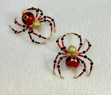 Load image into Gallery viewer, Beaded Santa Christmas Spider