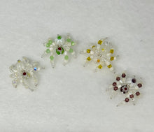 Load image into Gallery viewer, Hand Made Glass White Floral Jumping Spider