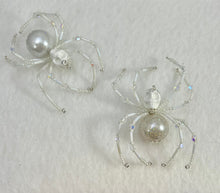 Load image into Gallery viewer, Beaded White Skull Spider