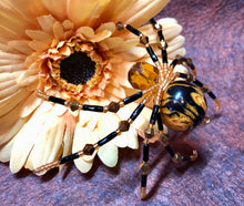 Load image into Gallery viewer, Beaded Brown Marble Spider