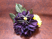 Load image into Gallery viewer, Beaded Cracked Yellow Agate Spider