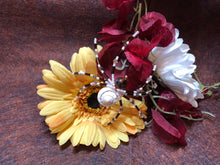 Load image into Gallery viewer, Beaded Shell Spider