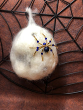 Load image into Gallery viewer, Beaded Blue Lapis Spiderling