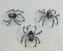 Load image into Gallery viewer, Beaded Black Dragon Vein Spiderling
