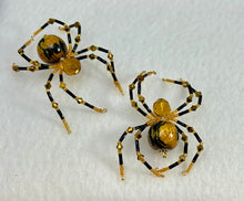 Load image into Gallery viewer, Beaded Brown Marble Spider
