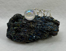 Load image into Gallery viewer, Carborundum Display with Faceted Clear Quartz Spiderling
