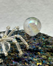 Load image into Gallery viewer, Carborundum Display with Faceted Clear Quartz Spiderling
