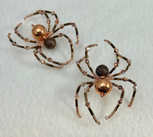 Load image into Gallery viewer, Beaded Copper Metal Spider
