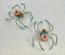 Load image into Gallery viewer, Beaded Donut Spider
