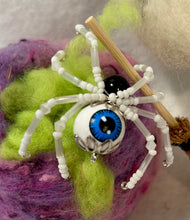 Load image into Gallery viewer, Beaded Eye Ball Spiderling
