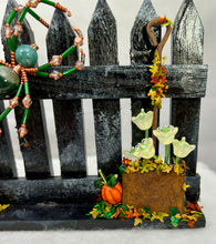 Load image into Gallery viewer, Medium Hand Painted Wooden Fence with Indian Agate Spider
