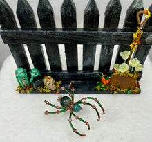 Load image into Gallery viewer, Medium Hand Painted Wooden Fence with Indian Agate Spider

