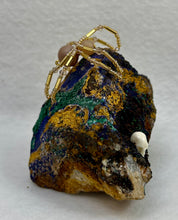 Load image into Gallery viewer, Malachite &amp; Azurite Display with Champagne Druzy Spiderling
