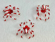 Load image into Gallery viewer, Beaded Peppermint Twist Spiderling
