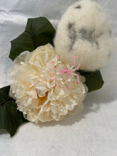 Load image into Gallery viewer, Beaded Pink Frosted Glass Spiderling
