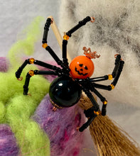 Load image into Gallery viewer, Beaded Pumpkin King Spiderling
