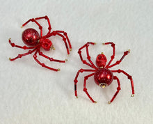 Load image into Gallery viewer, Beaded Red Skull Spider
