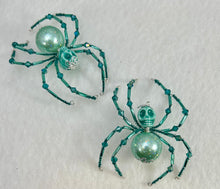 Load image into Gallery viewer, Beaded Teal Skull Spider
