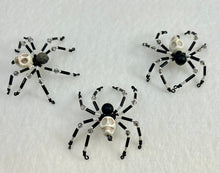 Load image into Gallery viewer, Beaded Howlite Skull Spiderling
