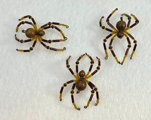 Load image into Gallery viewer, Beaded Wood Spiderling
